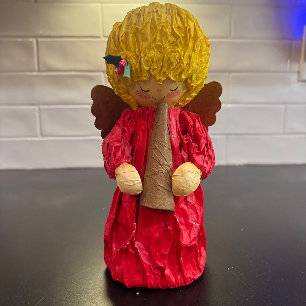 Vintage Crepe papier-mâché
Angel Figurine Christmas Red Yellow 8.5" Folk Art